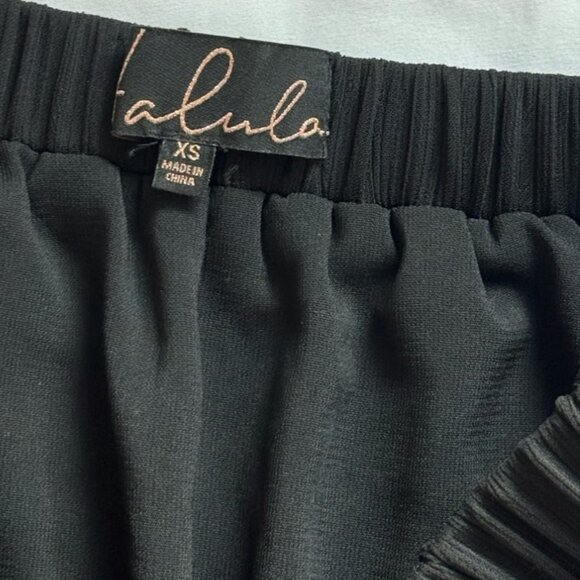 Aritzia Talula Mini Skirt Size XS - Picture 5 of 6
